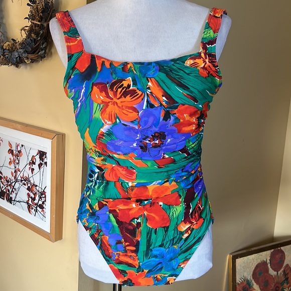 MIRACLESUIT Size LARGE Underwire Slimming Vibrant Florals Gathers $138 - Picture 2 of 16